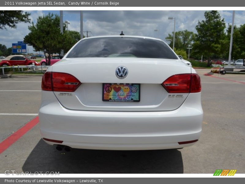 Candy White / Cornsilk Beige 2011 Volkswagen Jetta SEL Sedan