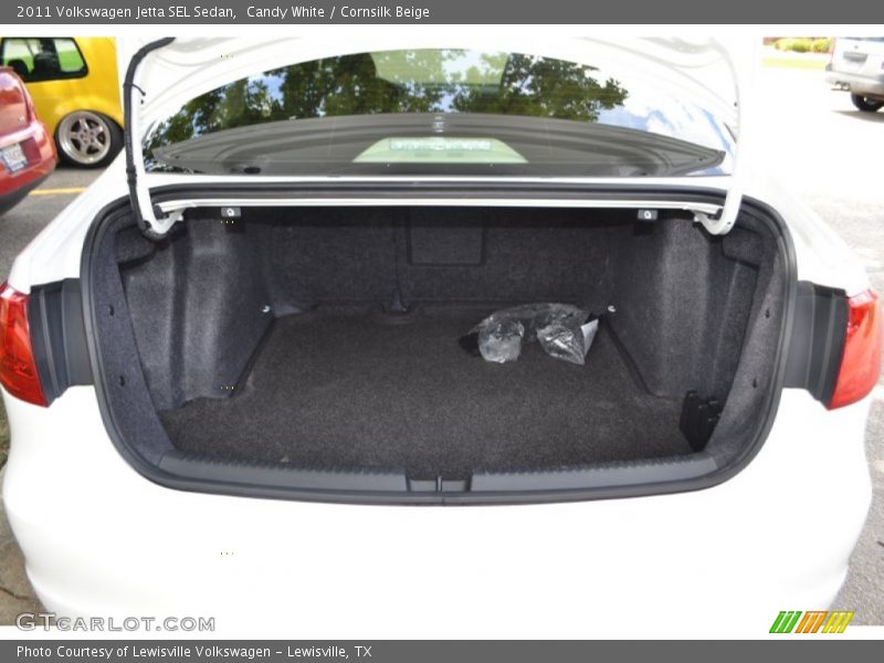 Candy White / Cornsilk Beige 2011 Volkswagen Jetta SEL Sedan