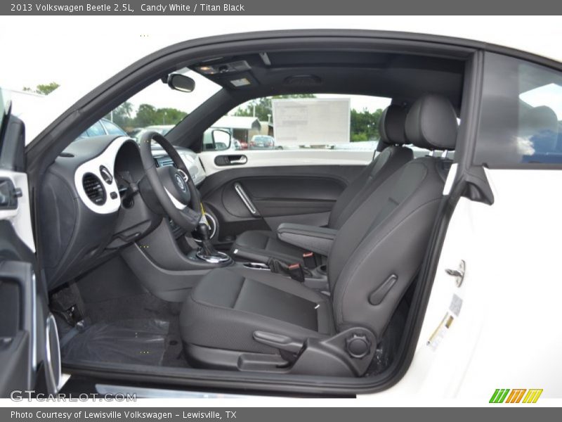 Candy White / Titan Black 2013 Volkswagen Beetle 2.5L