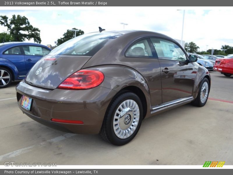 Toffee Brown Metallic / Beige 2013 Volkswagen Beetle 2.5L