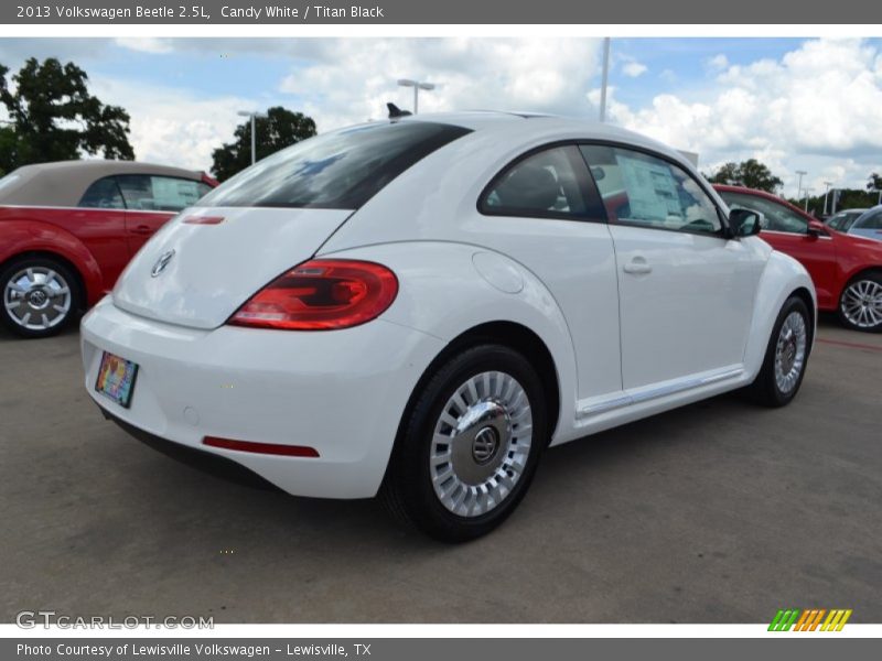 Candy White / Titan Black 2013 Volkswagen Beetle 2.5L