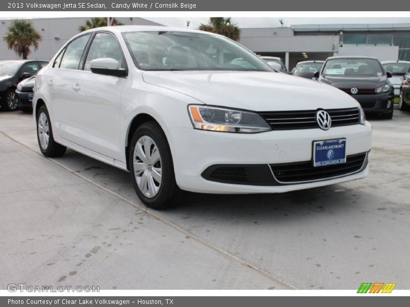 Candy White / Cornsilk Beige 2013 Volkswagen Jetta SE Sedan