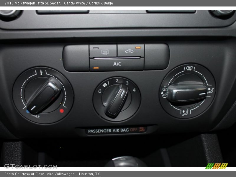 Candy White / Cornsilk Beige 2013 Volkswagen Jetta SE Sedan