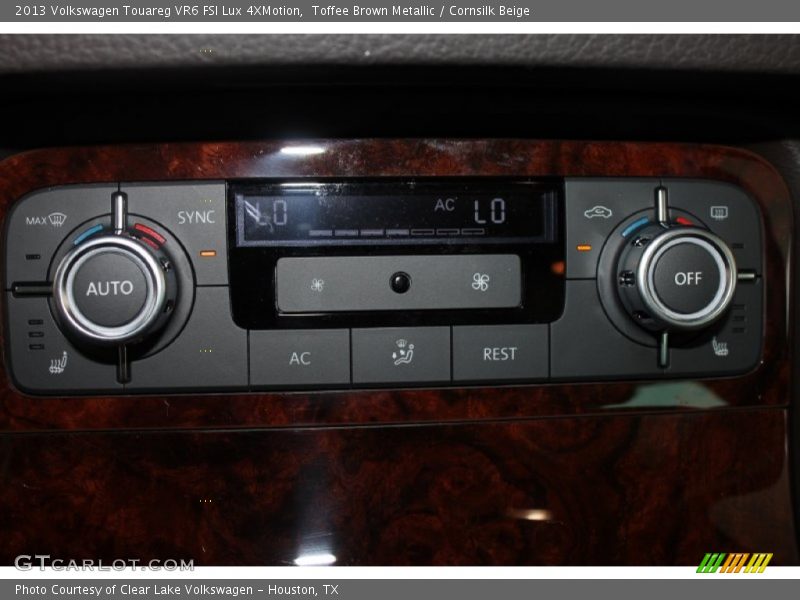 Toffee Brown Metallic / Cornsilk Beige 2013 Volkswagen Touareg VR6 FSI Lux 4XMotion