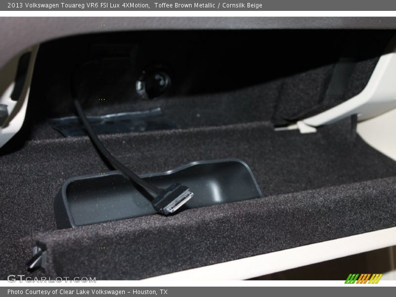Toffee Brown Metallic / Cornsilk Beige 2013 Volkswagen Touareg VR6 FSI Lux 4XMotion