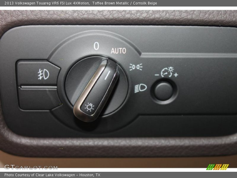 Toffee Brown Metallic / Cornsilk Beige 2013 Volkswagen Touareg VR6 FSI Lux 4XMotion