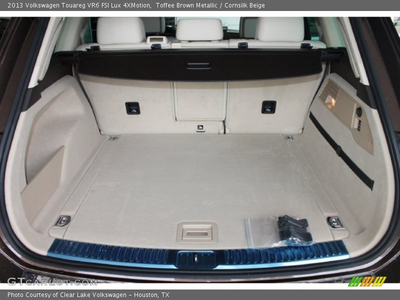 Toffee Brown Metallic / Cornsilk Beige 2013 Volkswagen Touareg VR6 FSI Lux 4XMotion
