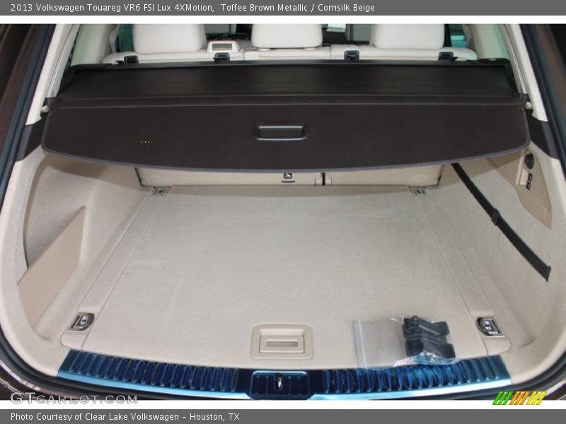Toffee Brown Metallic / Cornsilk Beige 2013 Volkswagen Touareg VR6 FSI Lux 4XMotion