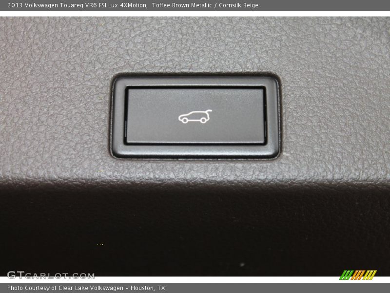 Toffee Brown Metallic / Cornsilk Beige 2013 Volkswagen Touareg VR6 FSI Lux 4XMotion