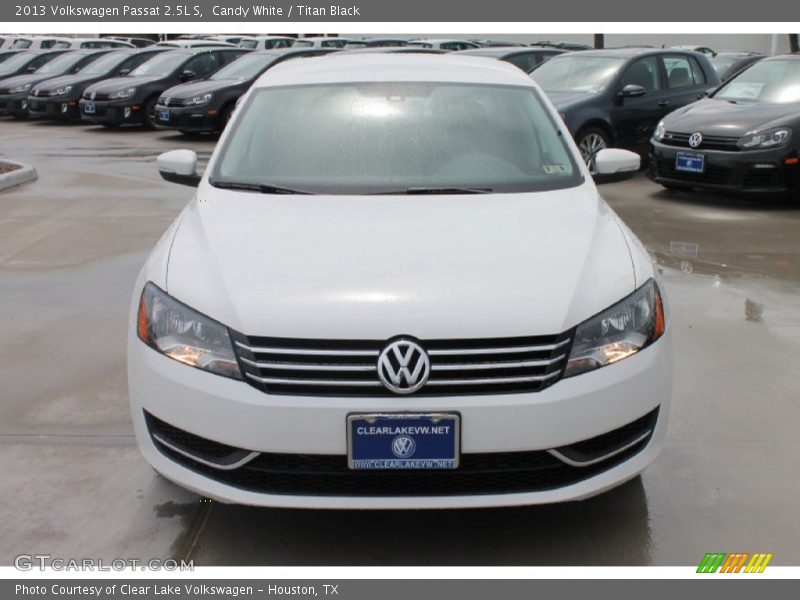 Candy White / Titan Black 2013 Volkswagen Passat 2.5L S