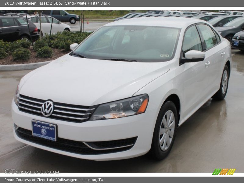 Candy White / Titan Black 2013 Volkswagen Passat 2.5L S
