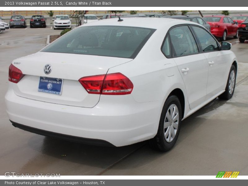 Candy White / Titan Black 2013 Volkswagen Passat 2.5L S
