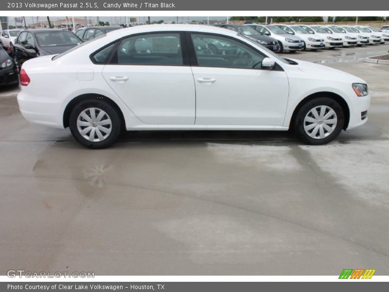 Candy White / Titan Black 2013 Volkswagen Passat 2.5L S