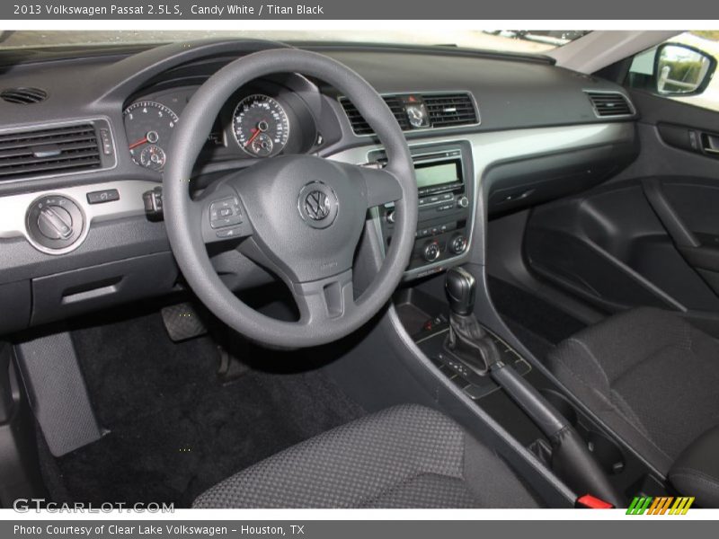 Candy White / Titan Black 2013 Volkswagen Passat 2.5L S