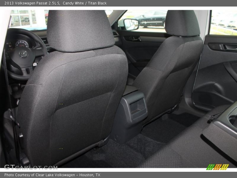 Candy White / Titan Black 2013 Volkswagen Passat 2.5L S