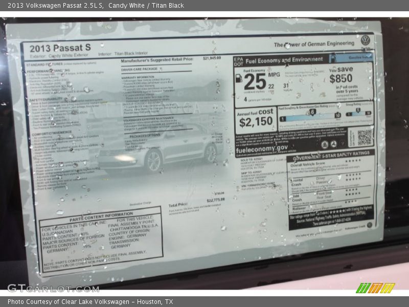Candy White / Titan Black 2013 Volkswagen Passat 2.5L S