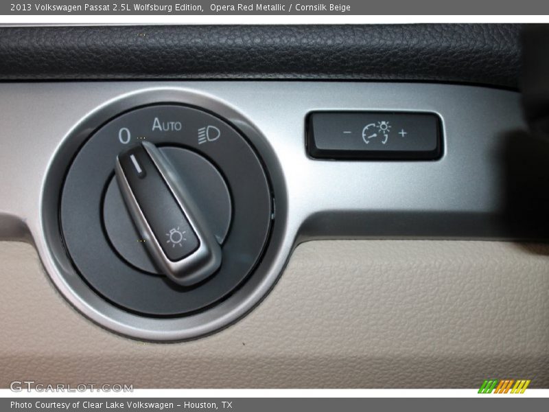 Controls of 2013 Passat 2.5L Wolfsburg Edition