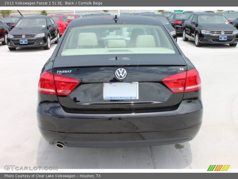 Black / Cornsilk Beige 2013 Volkswagen Passat 2.5L SE