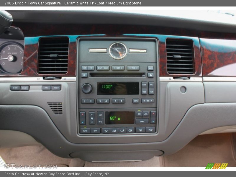 Ceramic White Tri-Coat / Medium Light Stone 2006 Lincoln Town Car Signature