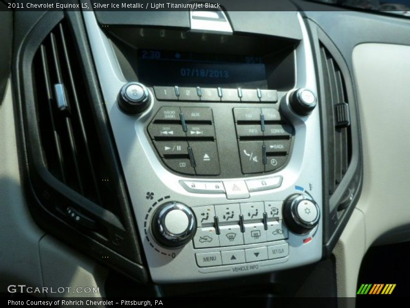 Silver Ice Metallic / Light Titanium/Jet Black 2011 Chevrolet Equinox LS