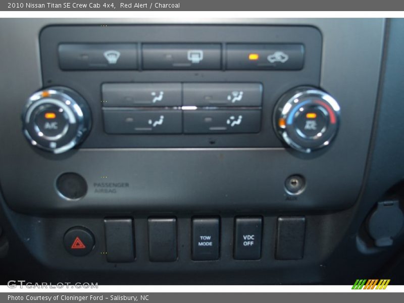Red Alert / Charcoal 2010 Nissan Titan SE Crew Cab 4x4
