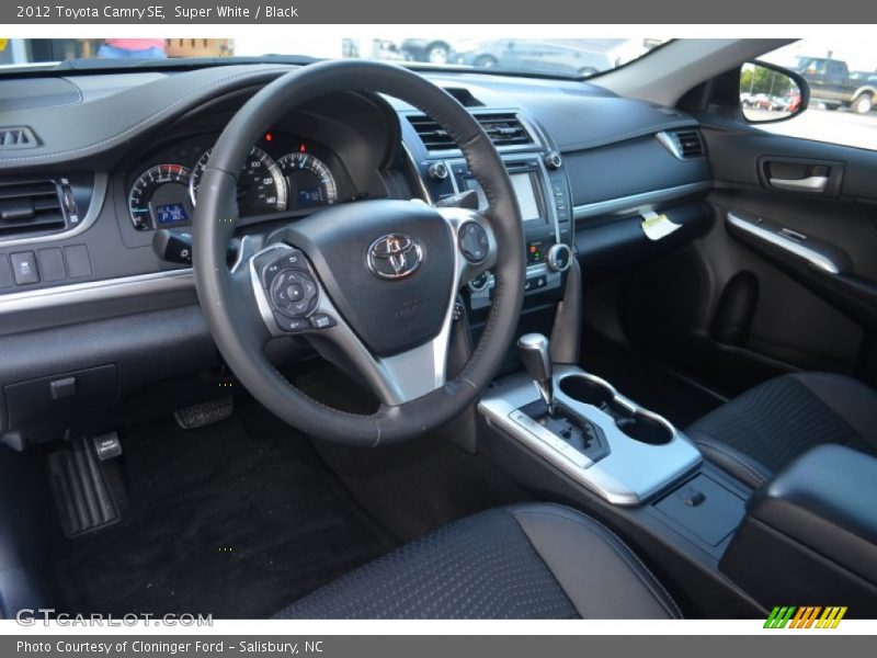 Super White / Black 2012 Toyota Camry SE