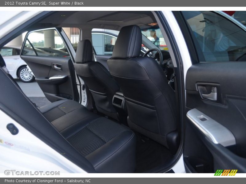 Super White / Black 2012 Toyota Camry SE