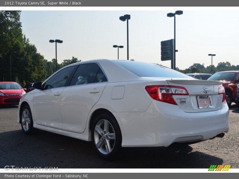 Super White / Black 2012 Toyota Camry SE