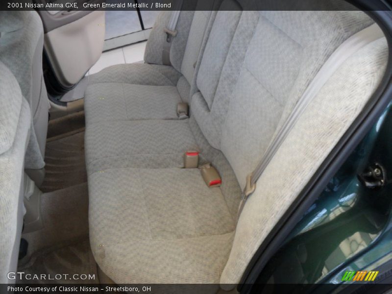 Green Emerald Metallic / Blond 2001 Nissan Altima GXE