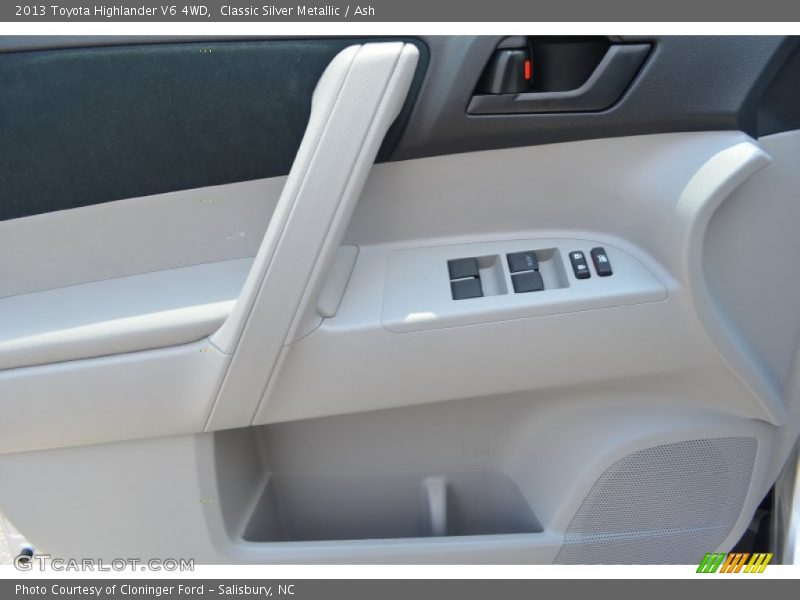 Classic Silver Metallic / Ash 2013 Toyota Highlander V6 4WD