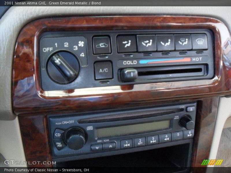Green Emerald Metallic / Blond 2001 Nissan Altima GXE