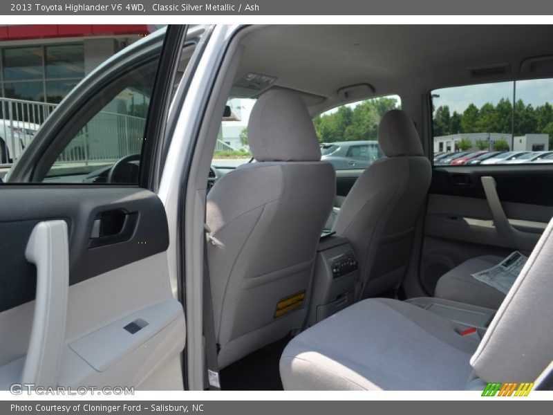 Classic Silver Metallic / Ash 2013 Toyota Highlander V6 4WD