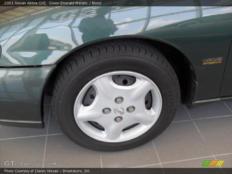 Green Emerald Metallic / Blond 2001 Nissan Altima GXE