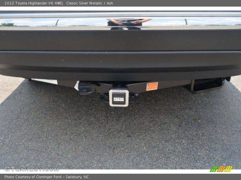 Classic Silver Metallic / Ash 2013 Toyota Highlander V6 4WD