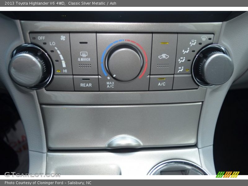 Classic Silver Metallic / Ash 2013 Toyota Highlander V6 4WD
