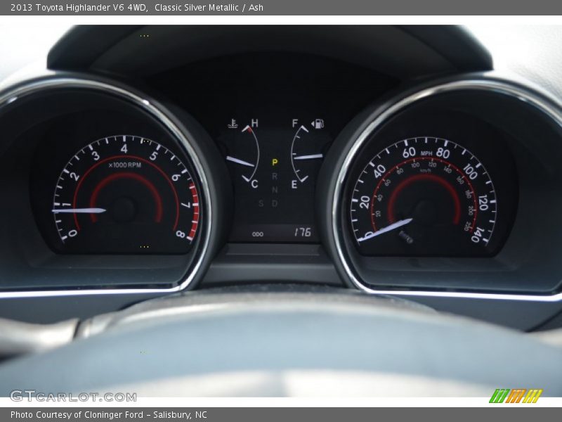 Classic Silver Metallic / Ash 2013 Toyota Highlander V6 4WD