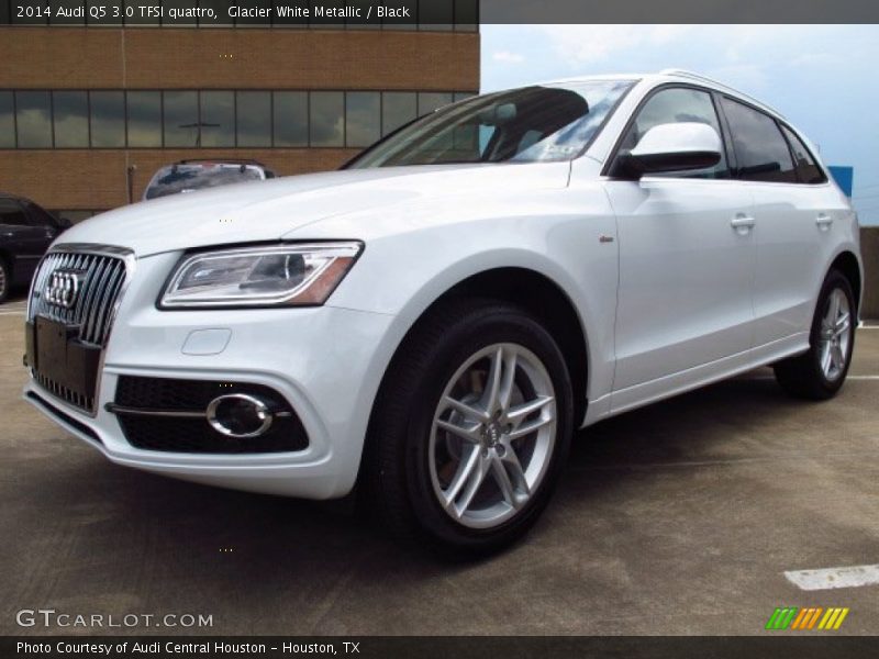 Front 3/4 View of 2014 Q5 3.0 TFSI quattro
