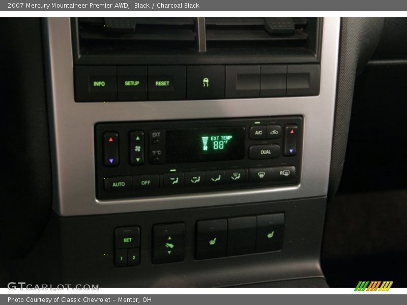 Black / Charcoal Black 2007 Mercury Mountaineer Premier AWD