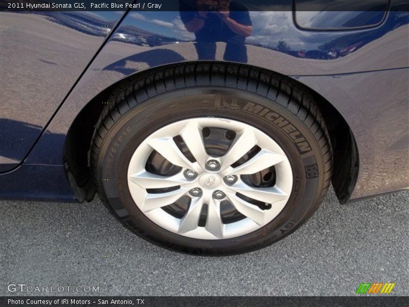 Pacific Blue Pearl / Gray 2011 Hyundai Sonata GLS