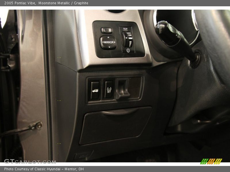 Moonstone Metallic / Graphite 2005 Pontiac Vibe