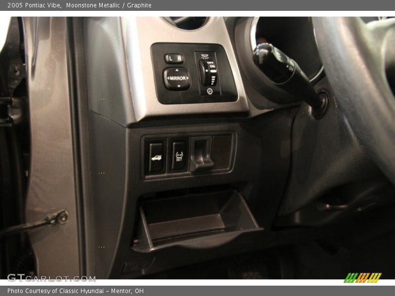 Moonstone Metallic / Graphite 2005 Pontiac Vibe