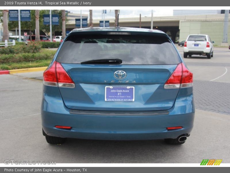 Tropical Sea Metallic / Ivory 2009 Toyota Venza I4