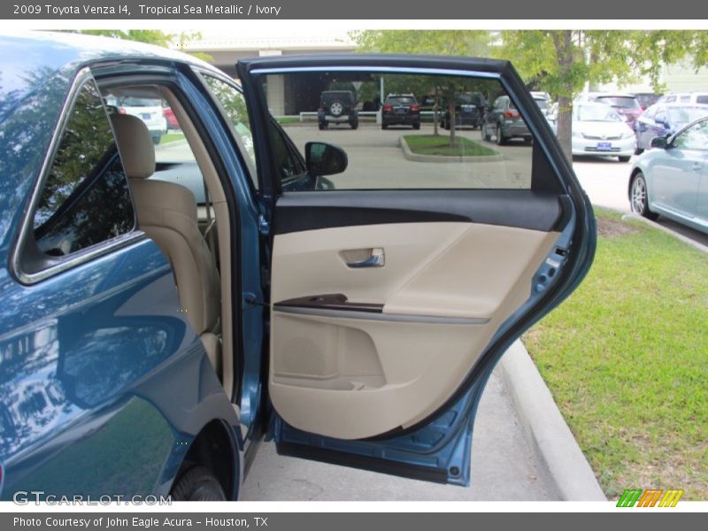 Door Panel of 2009 Venza I4