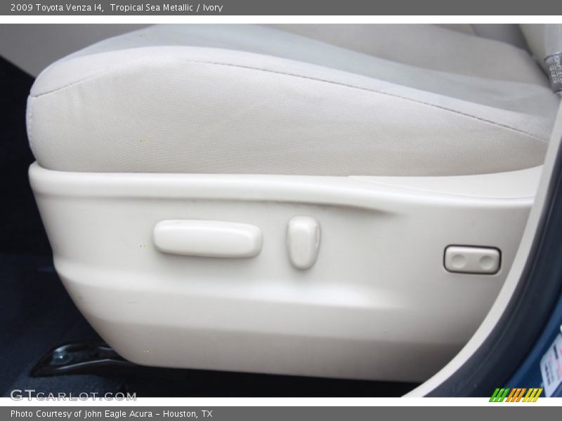 Controls of 2009 Venza I4