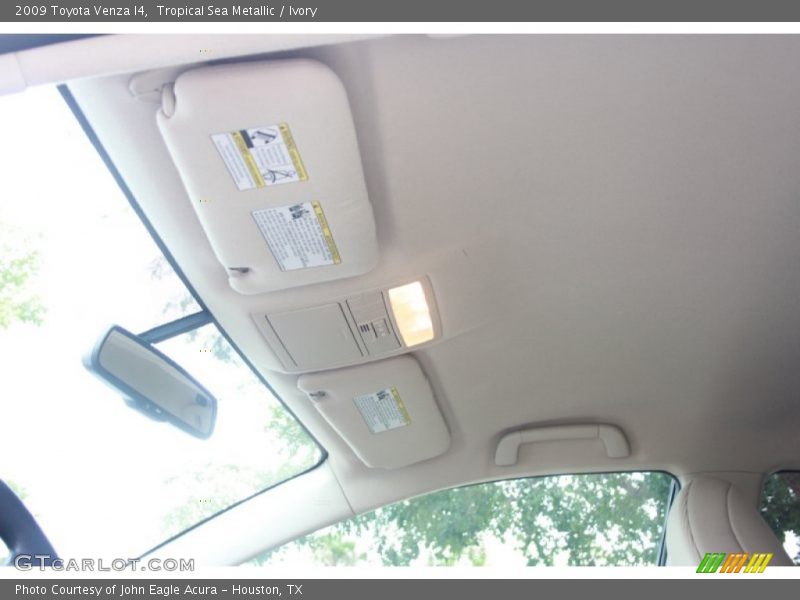 Tropical Sea Metallic / Ivory 2009 Toyota Venza I4