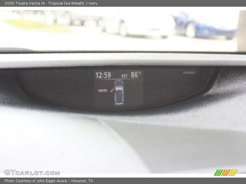 Tropical Sea Metallic / Ivory 2009 Toyota Venza I4
