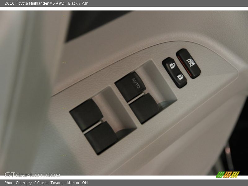 Black / Ash 2010 Toyota Highlander V6 4WD