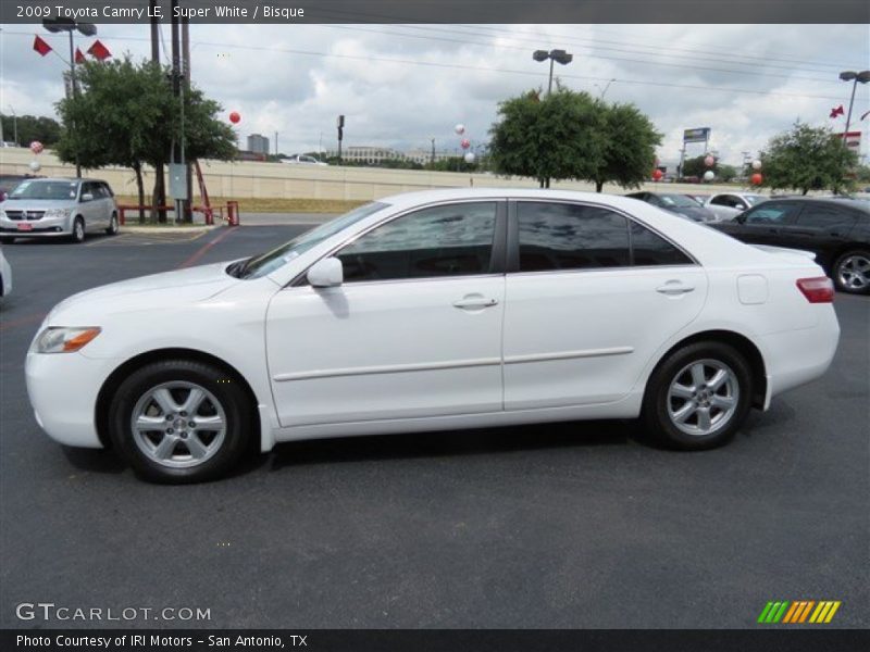 Super White / Bisque 2009 Toyota Camry LE
