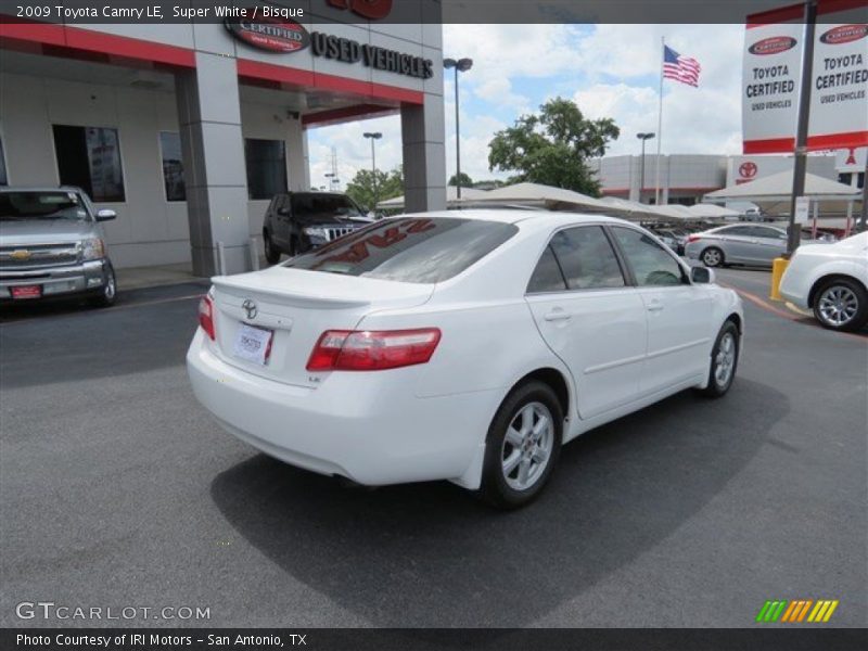 Super White / Bisque 2009 Toyota Camry LE