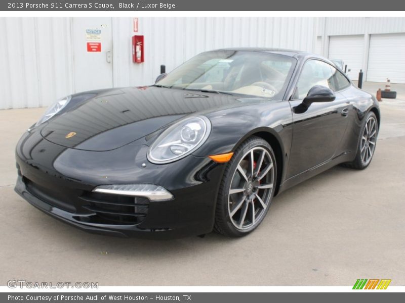 Front 3/4 View of 2013 911 Carrera S Coupe